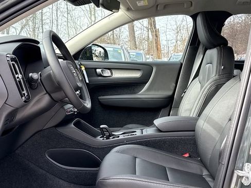 New 2026 Volvo XC40 B5 Core w/ Protection Package Premier AWD/4WD image 10