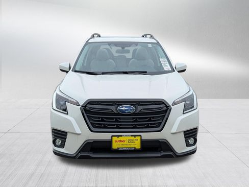 Used 2024 Subaru Forester Premium AWD/4WD image 2