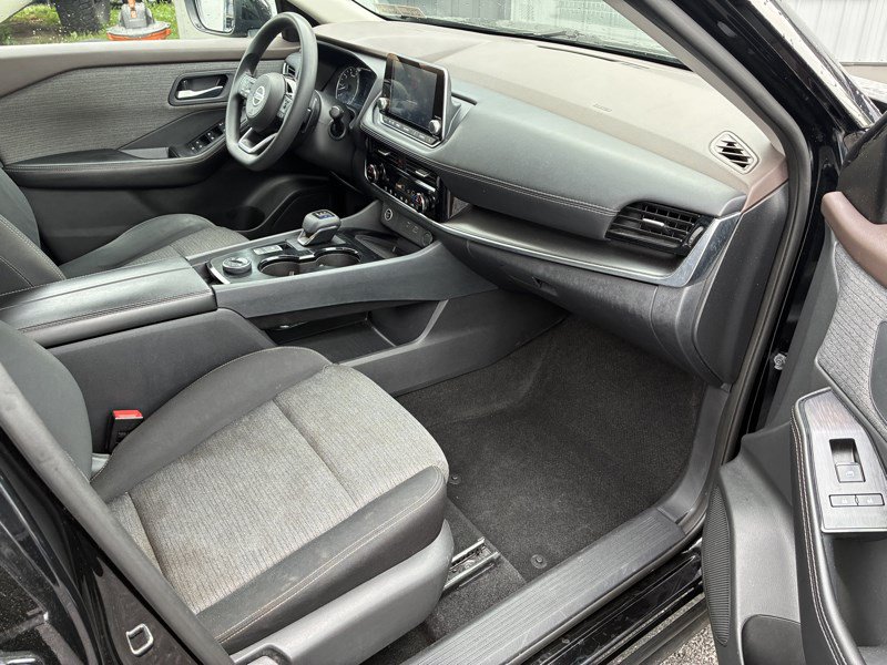 Used 2021 Nissan Rogue SV AWD/4WD image 18