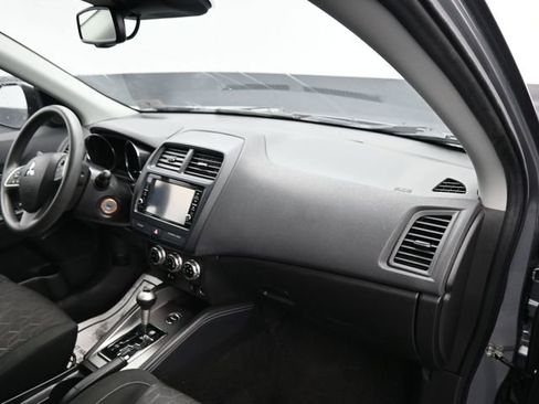 Used 2023 Mitsubishi Outlander Sport ES image 9