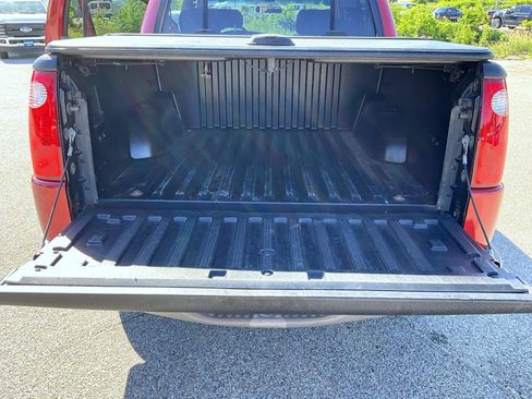 Used 2002 Ford Explorer Sport Trac 4x4 image 9