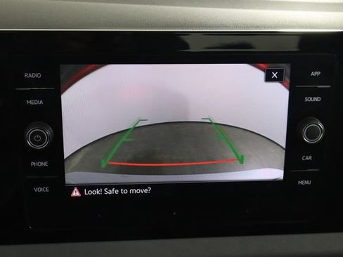 Used 2025 Volkswagen Jetta SE FWD image 36