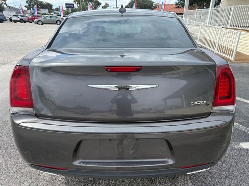 Used 2016 Chrysler 300 S RWD image 4
