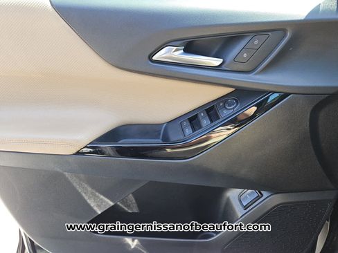 Used 2025 Chevrolet Equinox ACTIV w/ Safety and Technology Package FWD image 17