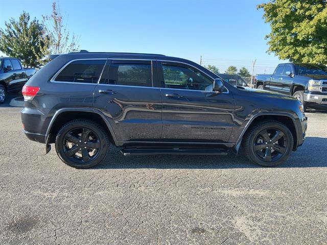 Used 2015 Jeep Grand Cherokee Altitude AWD/4WD image 2