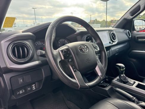 Used 2021 Toyota Tacoma TRD Sport image 13