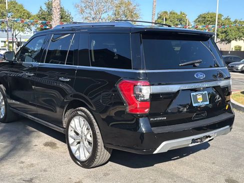 Used 2018 Ford Expedition Platinum AWD/4WD image 6
