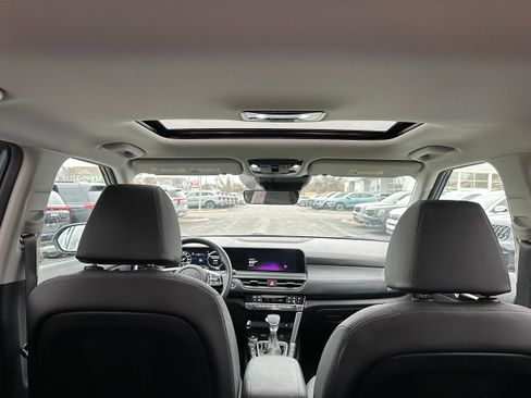 Used 2024 Kia Seltos EX image 11