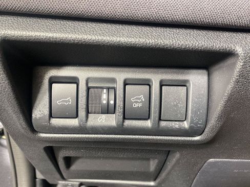 Used 2025 Subaru Outback Premium AWD/4WD image 25