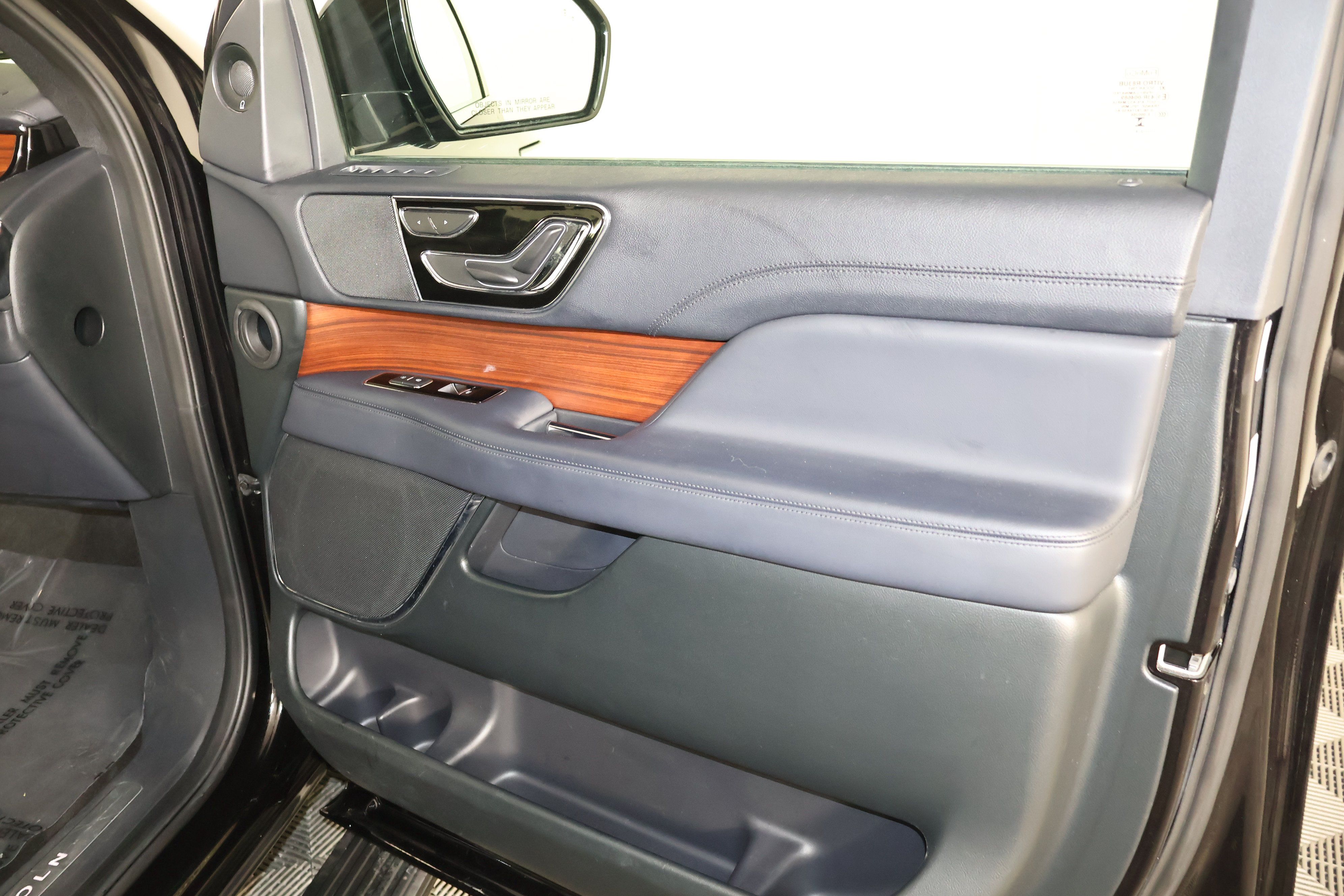 Used 2024 Lincoln Navigator Premiere AWD/4WD image 44
