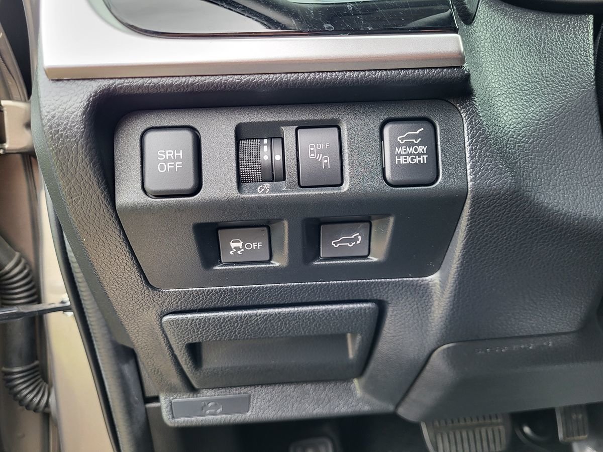 Used 2018 Subaru Forester 2.5i Touring AWD/4WD image 32