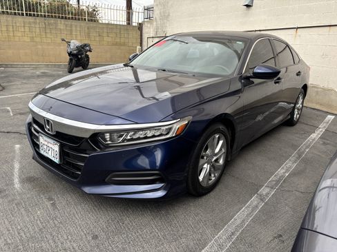 Used 2018 Honda Accord LX image 2