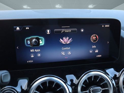 Used 2025 Mercedes-Benz GLA 250 image 39