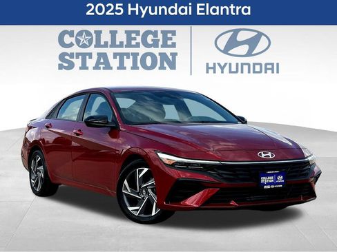 Used 2025 Hyundai Elantra Sport w/ Cargo Package FWD image 3