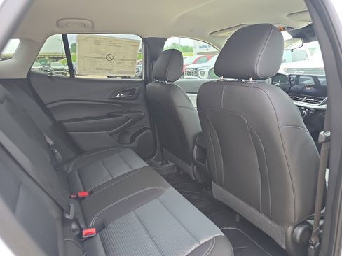 New 2026 Chevrolet Trax LT w/ LT Convenience Package FWD image 16