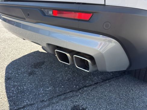 Used 2025 GMC Acadia Elevation image 8