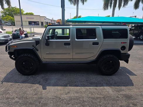 Used 2003 HUMMER H2 w/ Preferred Equipment Group AWD/4WD image 2