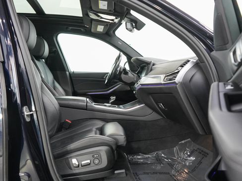 Used 2022 BMW X5 xDrive40i AWD/4WD image 11