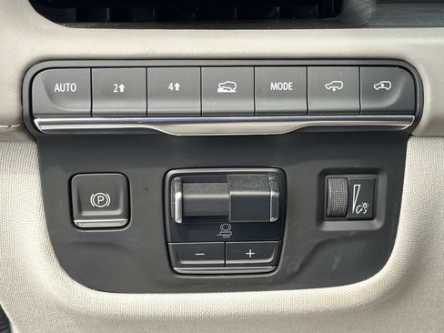 Used 2023 Cadillac Escalade ESV Sport Platinum AWD/4WD image 32