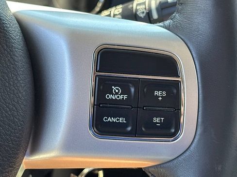 Used 2016 Jeep Compass Latitude AWD/4WD image 17