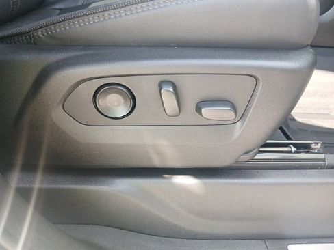 Used 2022 Chevrolet Silverado 1500 High Country w/ High Country Premium Package image 45