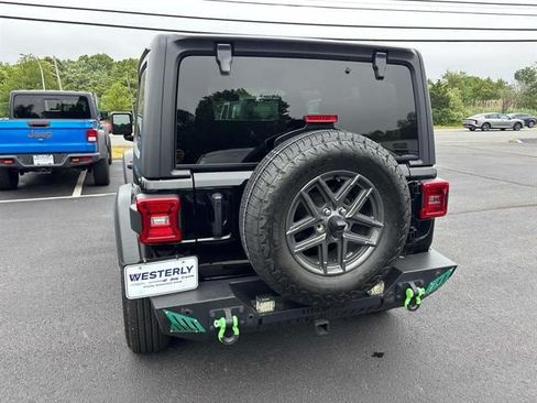 Used 2024 Jeep Wrangler Sport AWD/4WD image 4