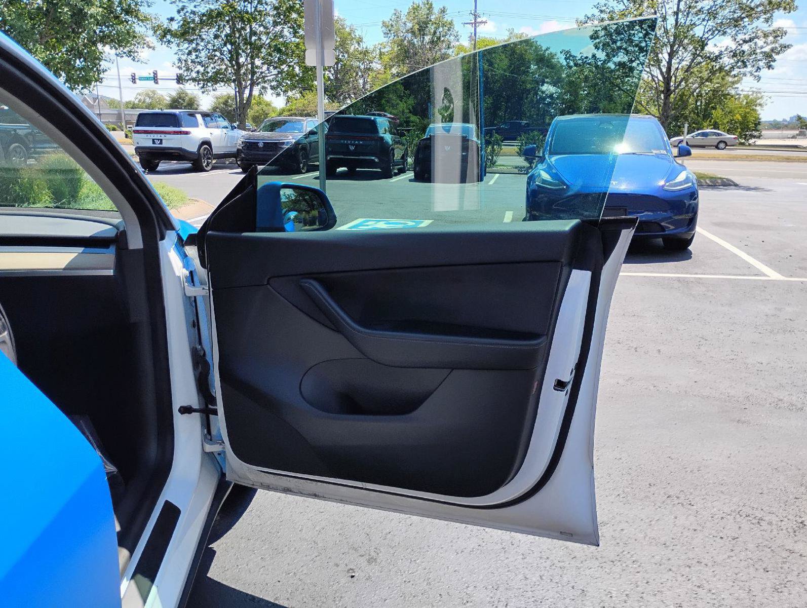 Used 2021 Tesla Model Y Long Range AWD/4WD image 20