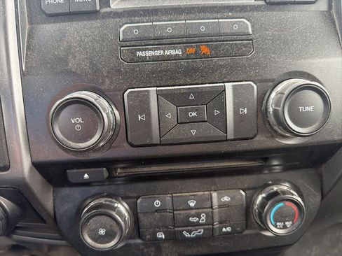 Used 2016 Ford F150 XLT w/ Trailer Tow Package image 6