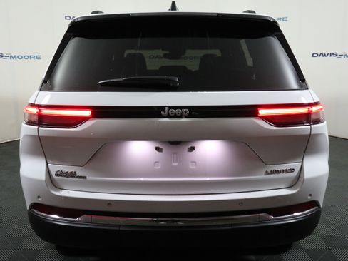 Used 2024 Jeep Grand Cherokee Limited w/ Trailer Tow Package image 7