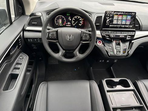 New 2026 Honda Odyssey Touring image 25