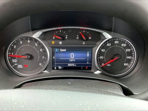 Used 2023 GMC Terrain SLE w/ Driver Convenience Package image 10