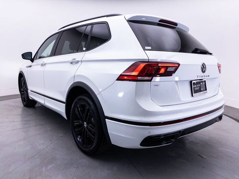 Used 2022 Volkswagen Tiguan SE R-Line FWD image 14