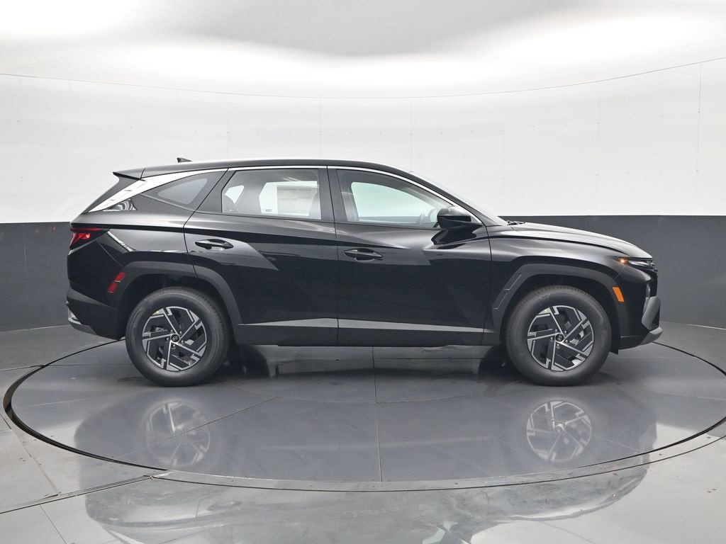 New 2026 Hyundai Tucson Blue SE AWD/4WD image 4