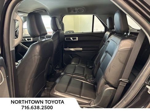 Used 2022 Ford Explorer XLT w/ Equipment Group 202A image 14