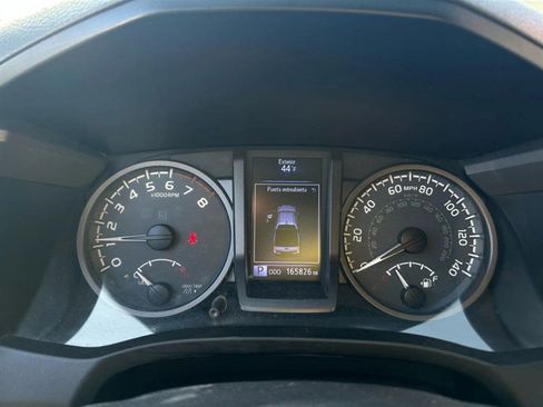 Used 2018 Toyota Tacoma TRD Sport image 11