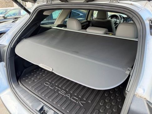 Used 2022 Subaru Outback Limited image 43