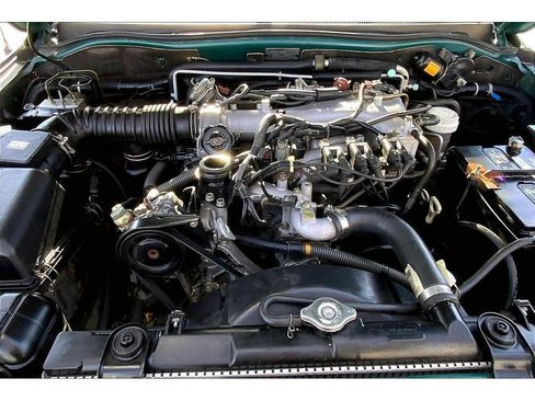 Used 2004 Mitsubishi Montero Sport XLS image 12