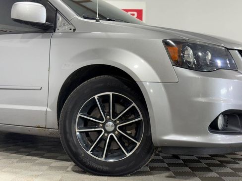 Used 2016 Dodge Grand Caravan R/T FWD image 36