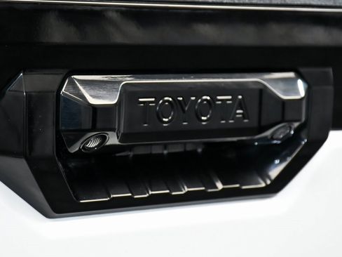 Used 2024 Toyota Tundra Platinum image 99