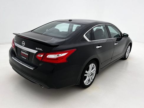 Used 2017 Nissan Altima 3.5 SL w/ 3.5SL Technology Package FWD image 7