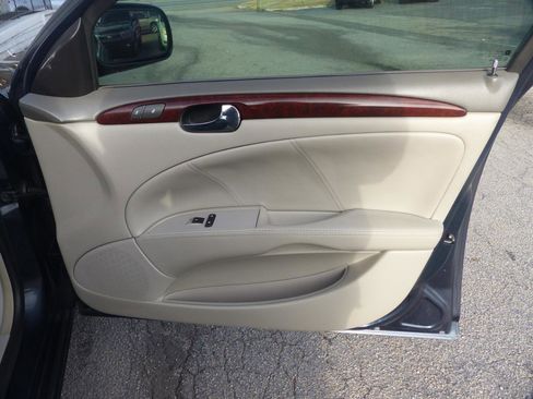 Used 2008 Buick Lucerne CXL w/ Ultra Confidence Package image 11