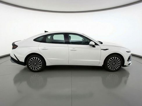 Used 2025 Hyundai Sonata SEL FWD image 11