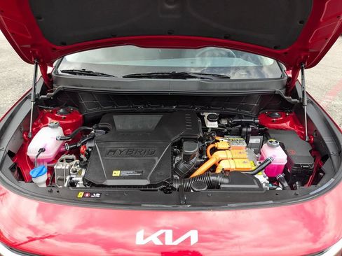 Used 2025 Kia Niro LX FWD image 29