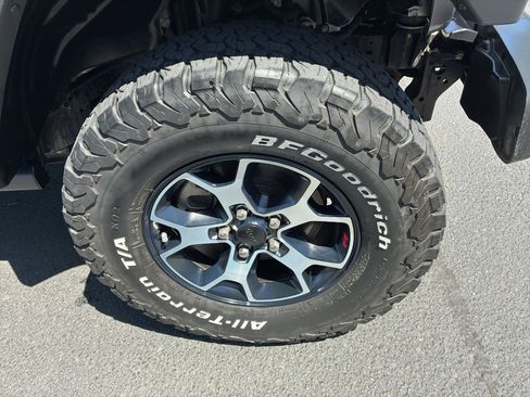 Used 2019 Jeep Wrangler Unlimited Rubicon AWD/4WD image 18