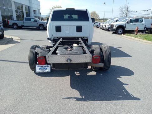 Used 2022 RAM 3500 Tradesman RWD image 6