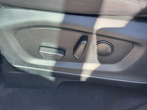 Used 2023 Ford Explorer Limited w/ Limited Technology Package image 17