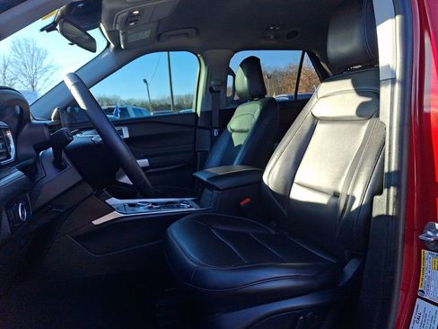 Used 2023 Ford Explorer XLT w/ Equipment Group 202A image 14