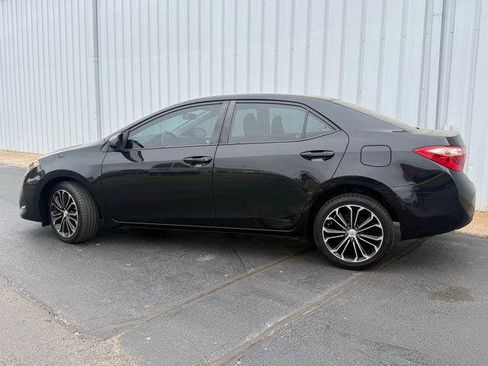 Used 2018 Toyota Corolla LE FWD image 2