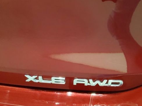 Used 2022 Toyota Highlander XLE image 47