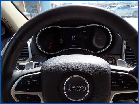 Certified 2017 Jeep Grand Cherokee Limited image 17